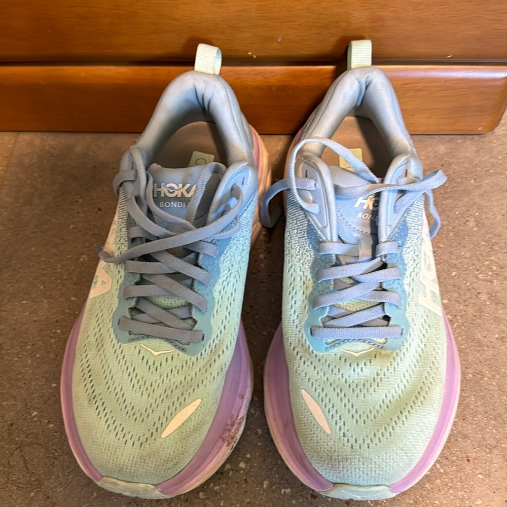 HOKA Bondi